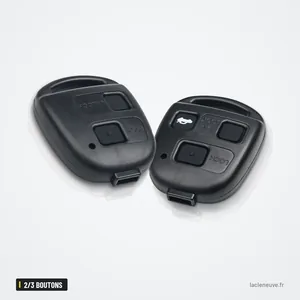 Coque de clé 2/3 boutons pour Lexus RX300, ES300, Toyota RAV4, Land Cruiser - deux boîtiers vus de face côte à côte Coque de clé 2/3 boutons pour Lexus RX300, ES300, Toyota RAV4, Land Cruiser - deux boîtiers vus de face côte à côte