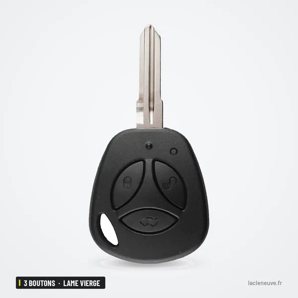 Coque de clé 3 boutons pour Lada Kalina, Vesta, lame vierge - vue de face sous un autre angle