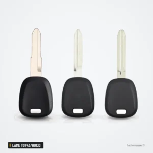 Coque de clé à lame pour Suzuki Swift, Liana, Vitara, lame TOY43/HU133/SZ18 - trois coques identiques côte à côte avec lames Coque de clé à lame pour Suzuki Swift, Liana, Vitara, lame TOY43/HU133/SZ18 - trois coques identiques côte à côte avec lames