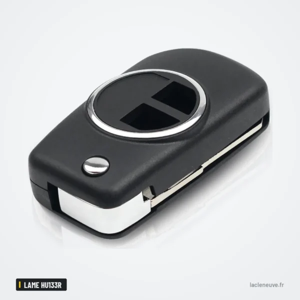 Coque de clé pliante pour Suzuki Grand Vitara, Swift, SX4, Jimny, lame HU133R - clé pliante fermée, vue de trois quarts