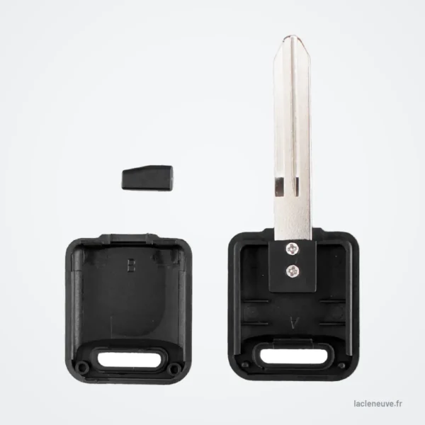 Coque de clé transpondeur pour Nissan Versa, Sylphy, Tiida, X-Trail - deux coques démontées avec puce, pièces comparées